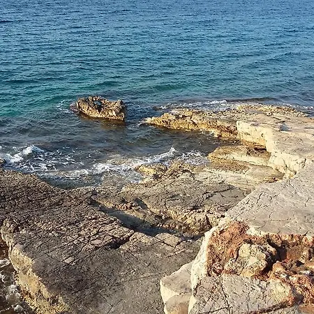 Holiday home Stone House With Terrace&private Parking Pitve