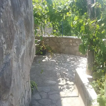 Stone House With Terrace&private Parking Pitve